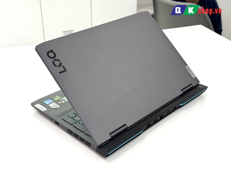 Laptop Lenovo LOQ 15IRH8 Core I7-13620H / Ram 16GB / SSD 512GB PCIE / 15.6 FHD 144HZ / RTX 4050 6GB