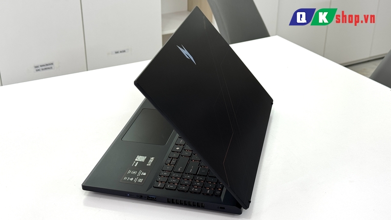 Laptop Acer Gaming Nitro ProPanel ANV15 - 52 - 72BM Core I7-13620H / Ram 16GB / SSD 512GB PCIE / 15.6 FHD 180HZ / VGA 8GB RTX5050