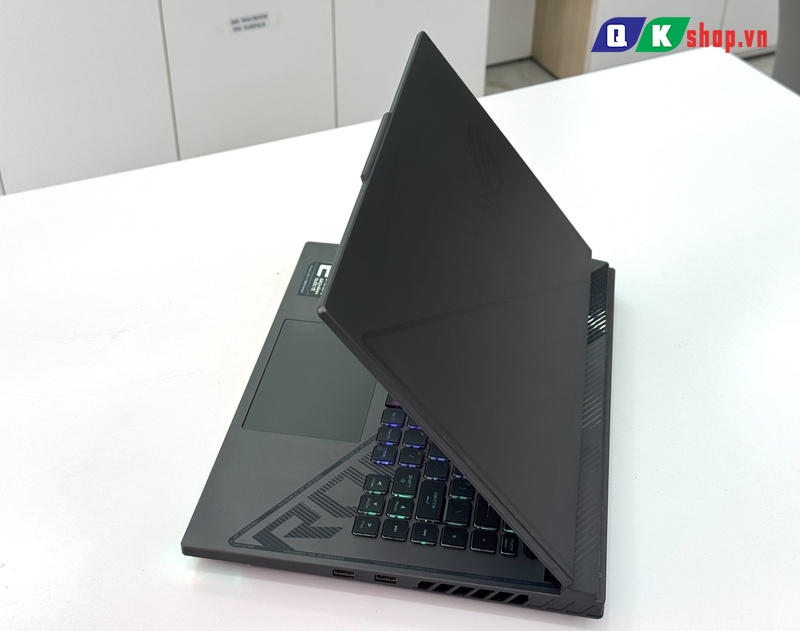 Laptop ASUS ROG Strix G16 G614JU-N3777W Core I7-13650HX / RAM 32GB / SSD 512GB PCIE / 16.0 FHD+ 165Hz/ VGA 6GB RTX4050