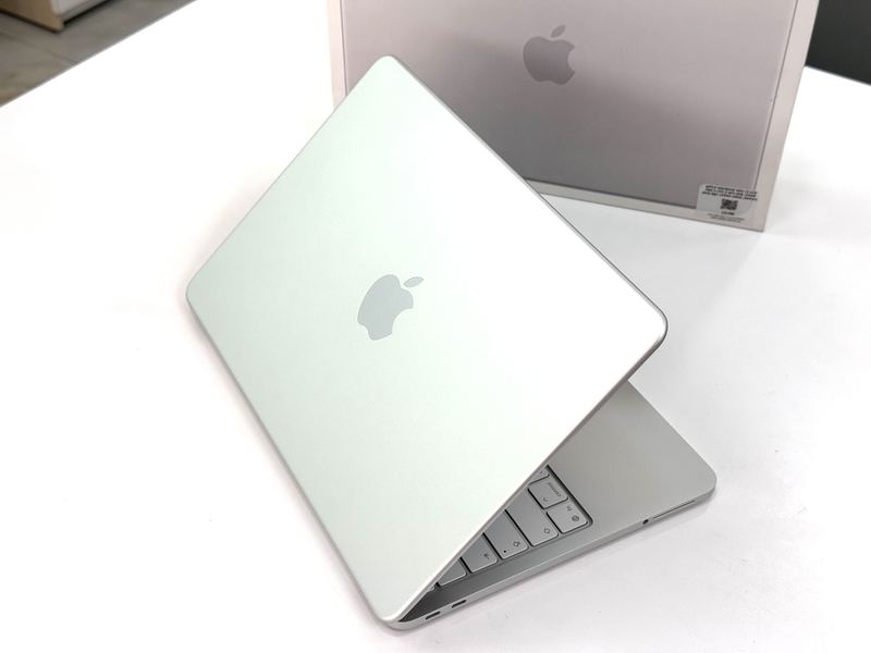 MacBook Neo 13 inch A18 Pro 2026 6CPU 5GPU /Ram 8GB / SSD 256GB / 13"2K