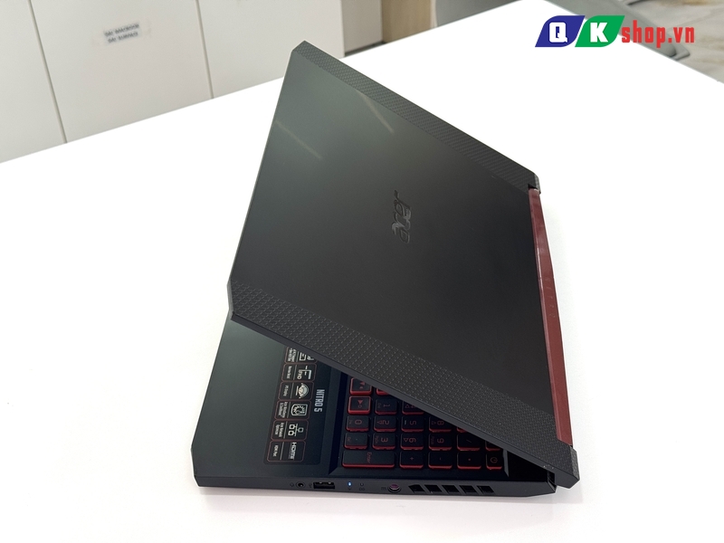 Laptop Acer Nitro 5 AN 515-43-R84R  Ryzen 5 - 3550H / RAM 8GB / SSD 256GB / 15.6" FHD /  RTX 560X 4GB