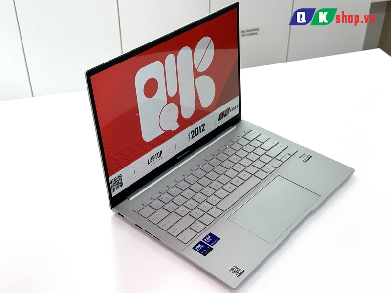 Laptop ASUS Zenbook 14 UX3405CA Untra 9 - 285H / RAM 32GB / SSD 1TB PCIE / 14" 2K8  OLED  120Hz