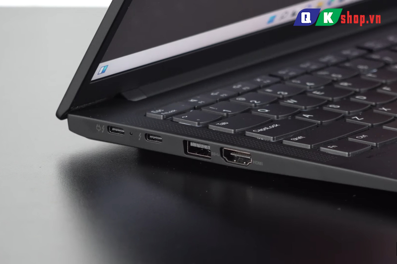 Lenovo ThinkPad X1 Carbon Gen 10 Core i7 1260P / Ram 16GB / SSD 512GB / 14"FHD+