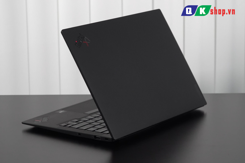 Lenovo ThinkPad X1 Carbon Gen 10 Core i7 1260P / Ram 16GB / SSD 512GB / 14"FHD+