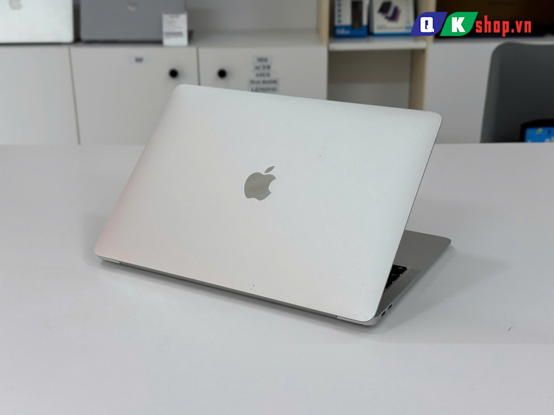 Macbook Air 13 inch 2020 M1 / Ram 16GB / SSD 256GB / 13" 2K