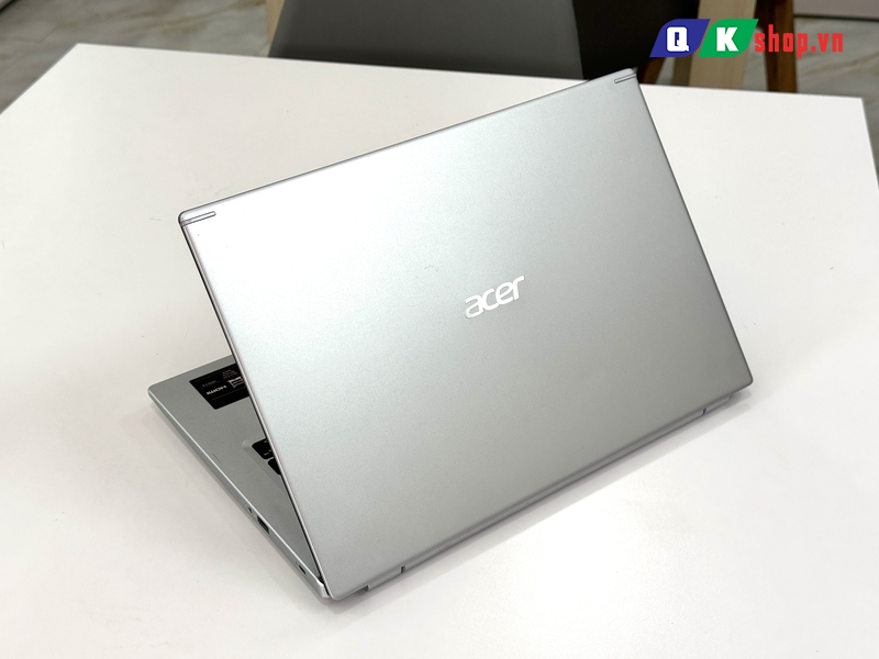 Laptop Acer Aspire 5 vỏ nhựa