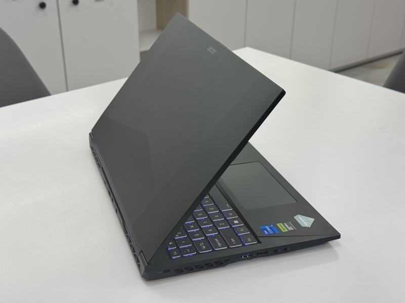 Laptop Acer Gaming Aspire 7 A715-59G Core i5-12450H / Ram 32GB / SSD 512GB / 15.6″ FHD 144Hz / RTX 3050