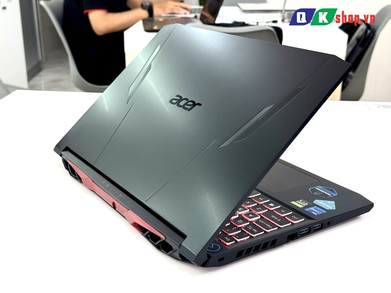 Laptop Acer Nitro 5 Gaming AN515 57 Core I7-11800H / Ram 8 GB / SSD 512GB / 15.6″ Full HD 144Hz / RTX 3050 4 GB