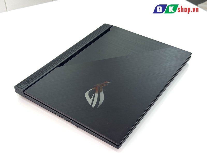 Laptop ASUS Gaming ROG Strix G512 Core i5-10300H / RAM 8GB /SSD 512GB PCIE / 15.6" FHD  144Hz / VGA 4GB 1650TI