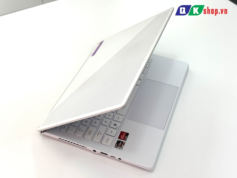 Laptop ASUS Gaming ROG Zephyrus G14 GA402RJ  R9 - 6900HS / Ram 16GB / SSD 1TB PCIE / 14.0 WQXGA /VGA 8GB RADEON RX6700S