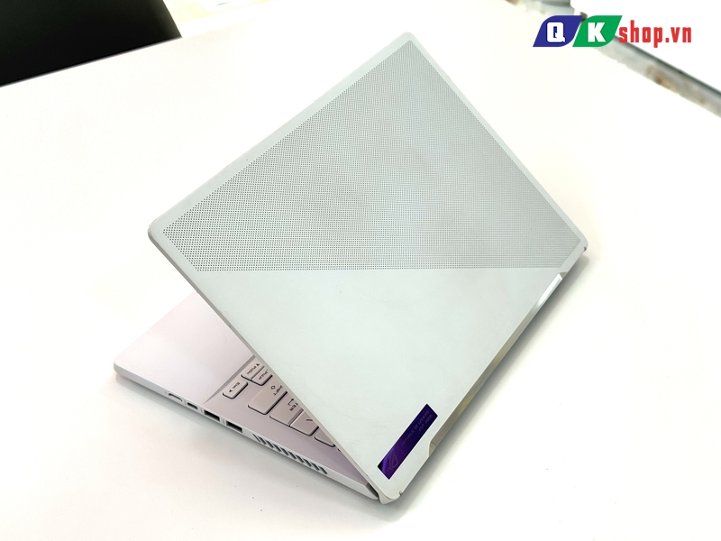 Laptop ASUS Gaming ROG Zephyrus G14 GA402RJ  R9 - 6900HS / Ram 16GB / SSD 1TB PCIE / 14.0 WQXGA /VGA 8GB RADEON RX6700S