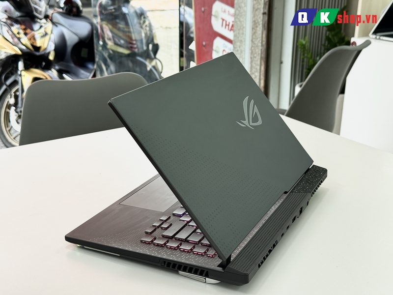 Laptop Asus ROG Strix G513RC-HN038W Ryzen 7 6800HS / Ram 8GB / SSD 512GB / 15.6 " FHD / RTX 3050 4GB