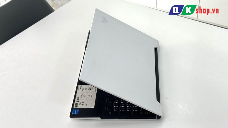 Laptop ASUS TUF DASH Gaming F15 FX517ZC-HN079W Core I5-12450H / Ram 16GB / SSD 512GB PCIE / 15.6 FHD 144HZ / VGA 4GB RTX3050