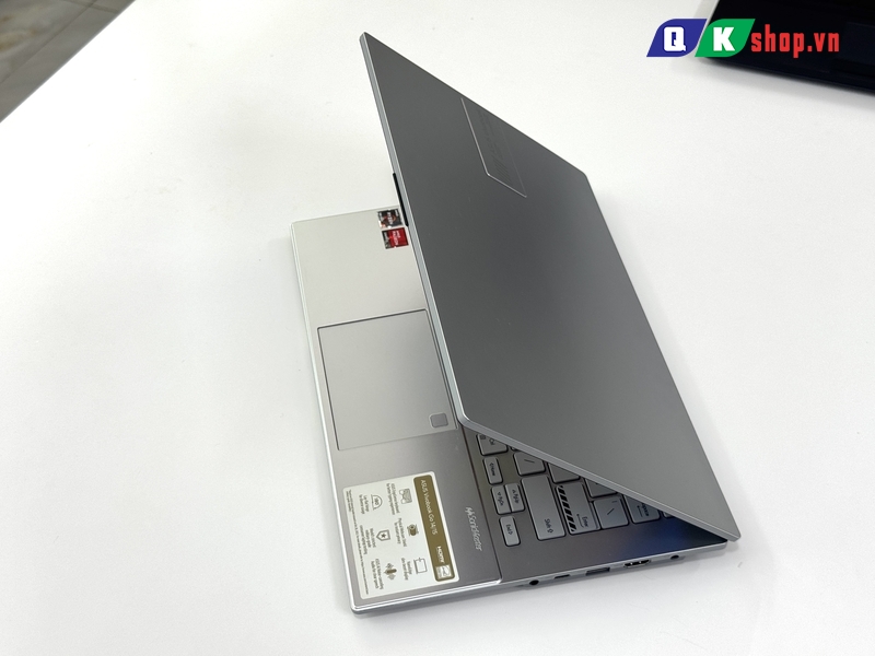 Laptop ASUS Vivobook Go 14 E1404FA - EB482W Ryzen 5 - 7520U / Ram 16GB / SSD 512GB  / 14.0 FHD