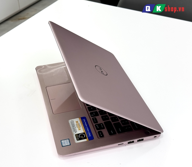 Laptop Dell Inspiron 13 5370 Core i3 - 8130U / RAM 4 GB / SSD 128 GB / 13.3" FHD