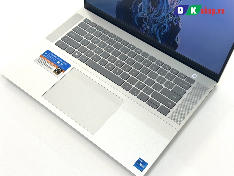 Laptop Dell Inspiron 16 5620 Core i5-1235U / Ram 8GB / SSD 256 GB / 16'' FHD+