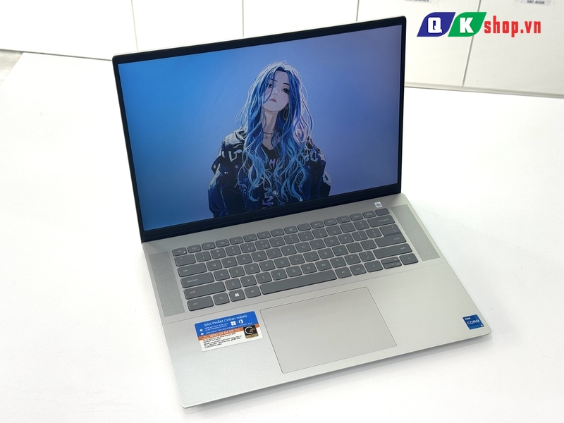 Laptop Dell Inspiron 16 5620 Core i5-1235U / Ram 8GB / SSD 256 GB / 16'' FHD+