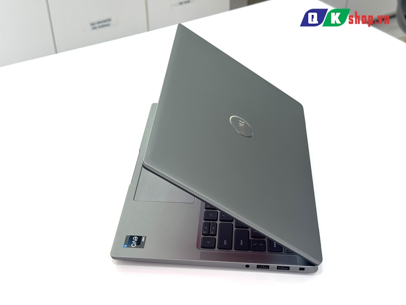 Laptop Dell Latitude 14 7440 Core i7-1365U / RAM 32GB / SSD 256GB / 14" 2K Cảm ứng