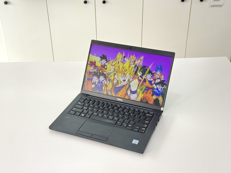 Laptop Dell Latitude 7390 Core i7 8650U / Ram 8GB / SSD 256GB / 13.3"FHD IPS