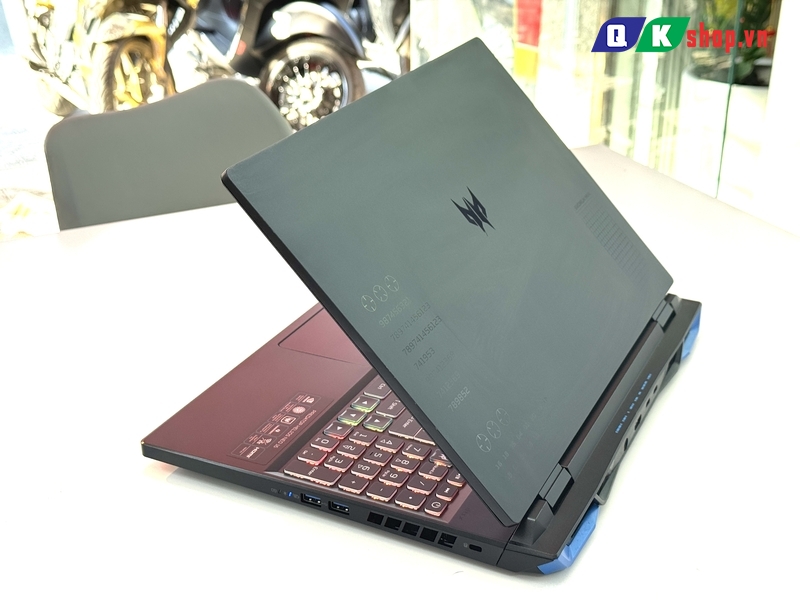 Laptop Gaming Acer Predator Helios Neo 16 PHN16-71 - Intel Core i5 - 13500HX / Ram 16 GB / SSD 512 GB / 16" FHD+  (WUXGA) 165Hz / RTX 4060 8GB
