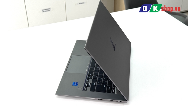 Laptop HP ZBook Studio G8 Core i7 - 11800H / Ram 32GB / SSD 512GB /  15.6 inch FHD / RTX 3060 6GB