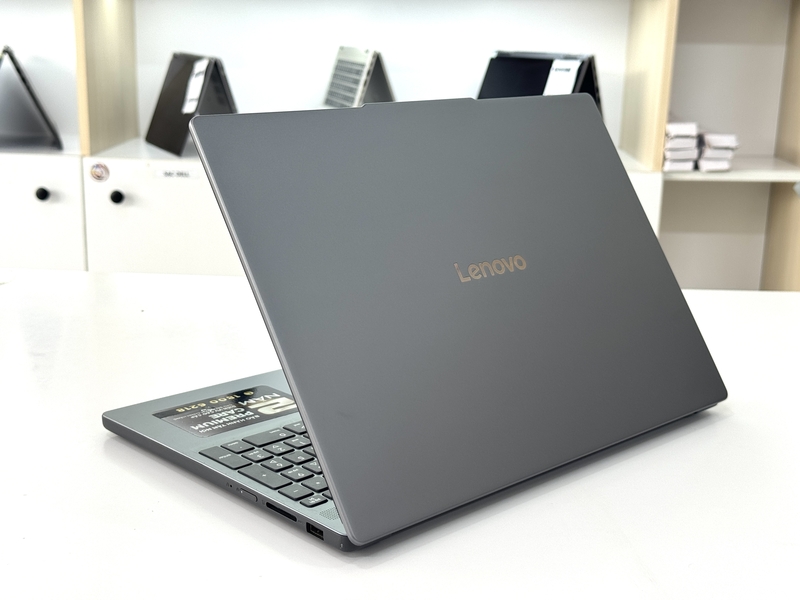 Laptop Lenovo IdeaPad Slim 3 15IRH10  Core I5 - 13420H / RAM 16GB / SSD 512GB PCIE / 15" FHD+