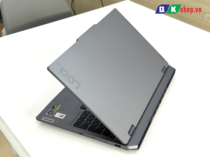 Laptop Lenovo LOQ 15ARP9 83JC00HYVN Ryzen 5 - 7235HS / RAM 24GB / SSD 512GB PCIE / 15.6 FHD / RTX 3050 6GB