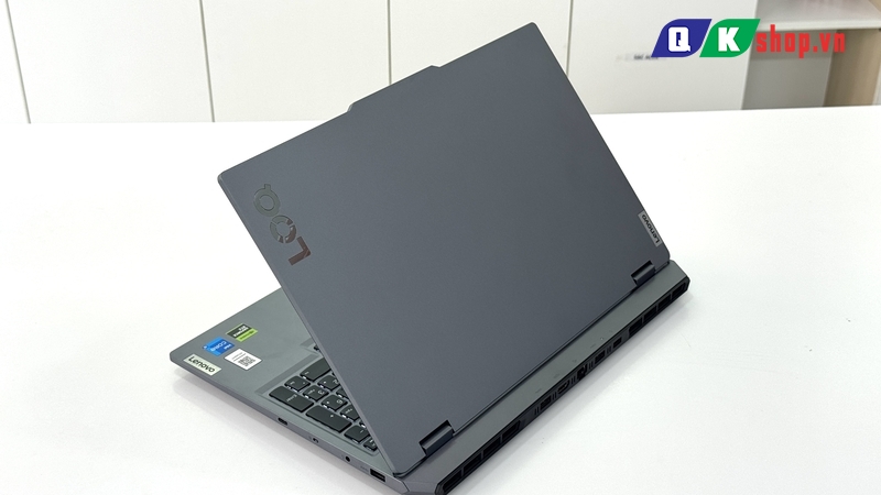 Laptop Lenovo LOQ 15IRX9 83DV012LVN Core I5-13450HX / Ram 12GB / SSD 512GB PCIE  15.6 FHD / VGA 6GB RTX3050