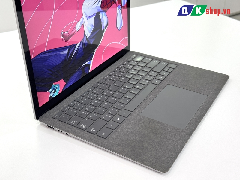 Surface Laptop 4 Core i7 - 1185G7 / Ram 16GB / SSD 512GB / 13.5 inch 2K Touch