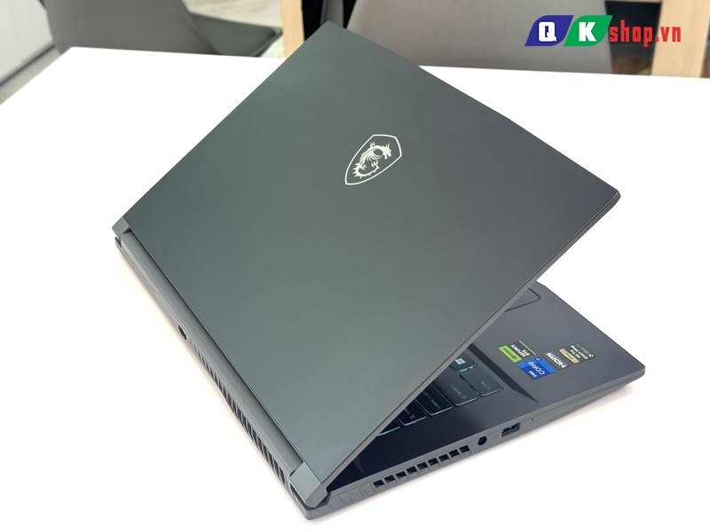 Laptop MSI Gaming Thin 15 B13UC-2044VN Core I7-13620H / Ram 16GB / SSD 512GB PCIE  / 15.6 FHD 144Hz / VGA 4GB RTX3050