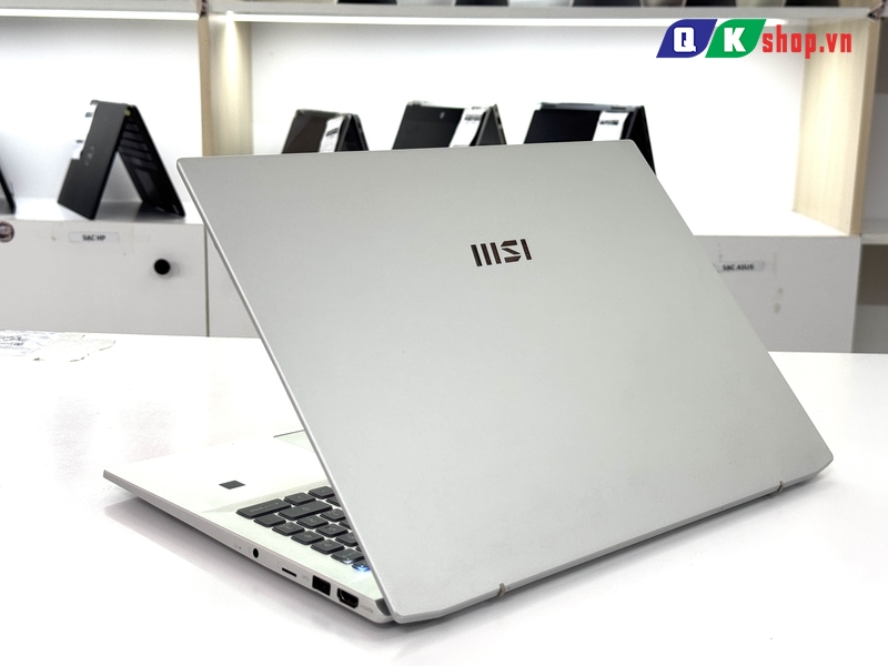 Laptop MSI Prestige 16Studio A13VF-211NZ Core I7 - 13700H / Ram 16GB / SSD 1TB / 16" 2K5 165Hz / RTX 4060 - 8GB
