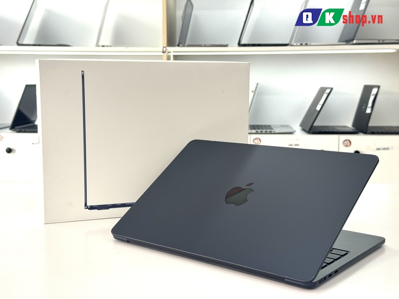 MacBook Air 13 M2 2024 8CPU /8GPU / Ram 16GB / SSD 256GB / 13.6" 2k Liquid Retina