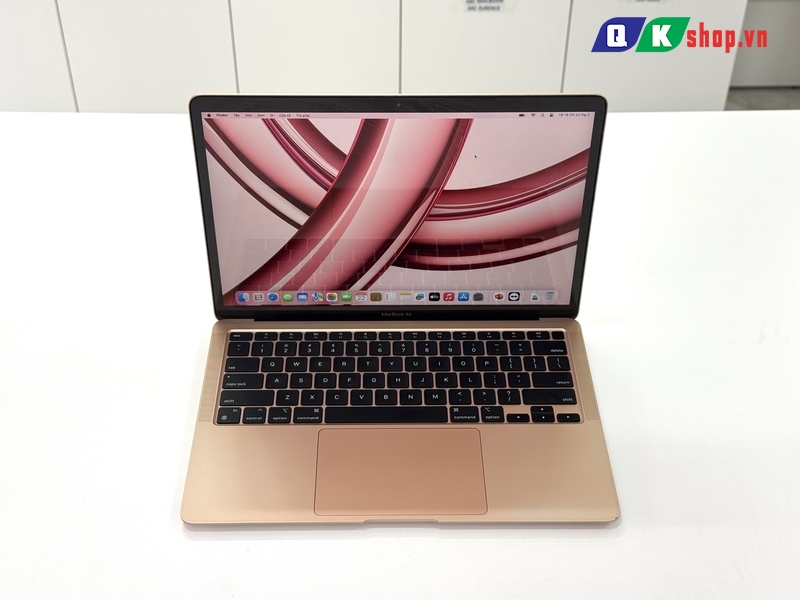 MacBook Air M1  2020 / Ram 8 GB / SSD 256 GB / 13.3 " Retina ( 2562x1600)