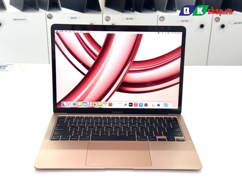 MacBook Air M1  2020 / Ram 8 GB / SSD 256 GB / 13.3 " Retina ( 2562x1600)
