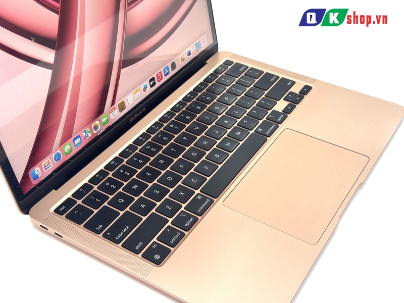 MacBook Air M1  2020 / Ram 8 GB / SSD 256 GB / 13.3 " Retina ( 2562x1600)
