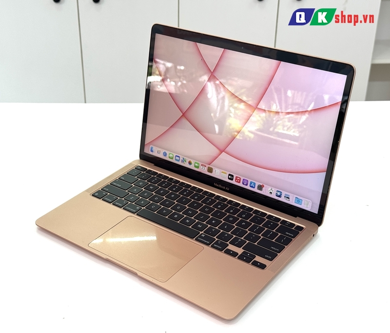MacBook Air M1  2020 / Ram 8 GB / SSD 256 GB / 13.3 " Retina ( 2562x1600)