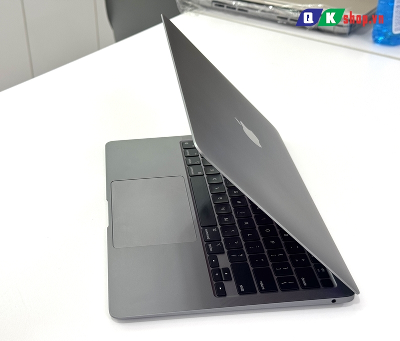 MacBook Air M1 2020 / Ram 8GB / SSD 256GB / 13.3 Retina