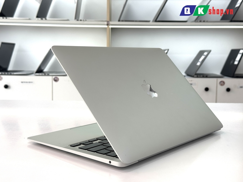 MacBook Air M1 / Ram 8 GB / SSD 256 GB / 13.3 " Retina ( 2562x1600)