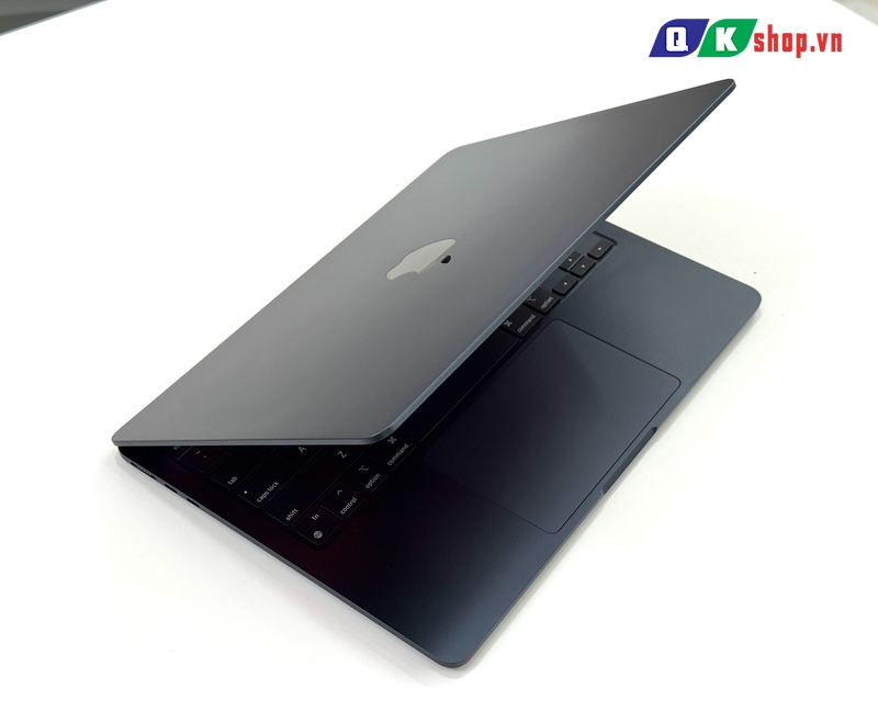 MacBook Air M3 13 2024 M3 / Ram 16GB / SSD 256GB / 13.6" 2K5 Retina