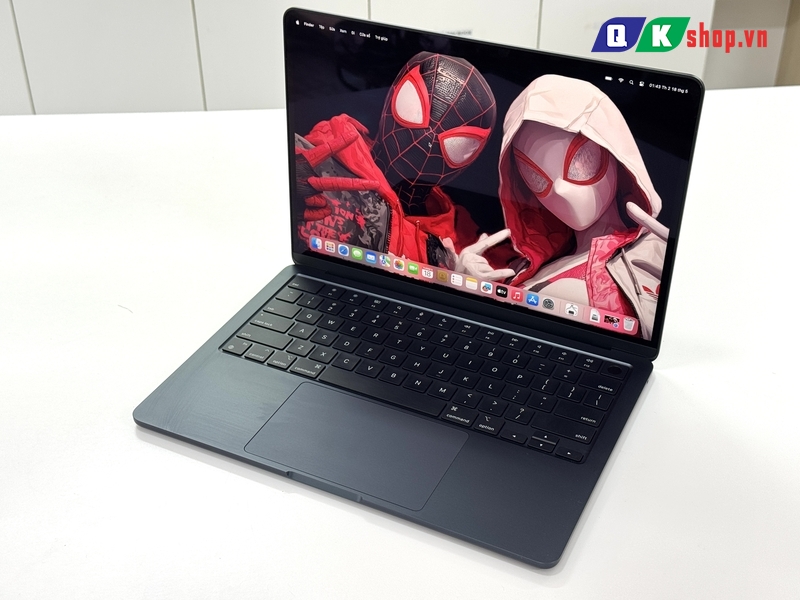 MacBook Air M3 13 2024 M3 / Ram 16GB / SSD 256GB / 13.6" 2K5 Retina