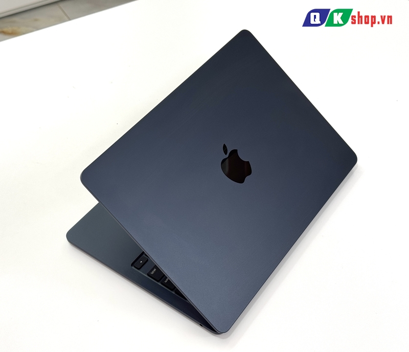 MacBook Air M3 13 2024 M3 / Ram 16GB / SSD 256GB / 13.6" 2K5 Retina
