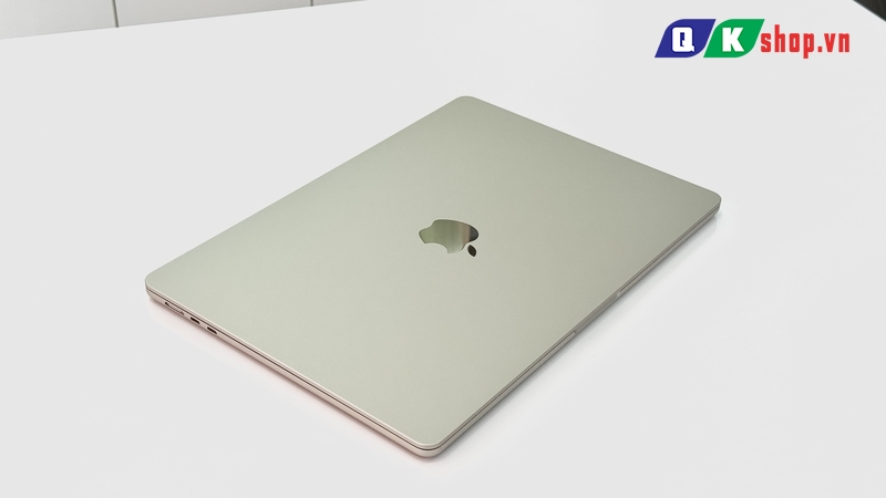 MacBook Air M4 15.3 inch 2025 10CPU 10GPU / Ram 16GB / SSD 256GB / 15.3 inch (2880 x 1864)