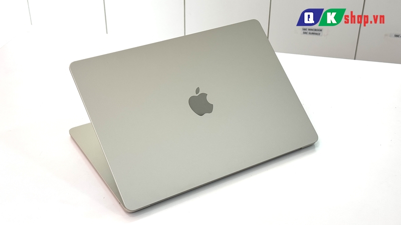 MacBook Air M4 15.3 inch 2025 10CPU 10GPU / Ram 16GB / SSD 256GB / 15.3 inch (2880 x 1864)