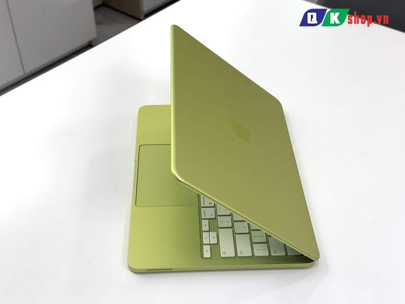 MacBook Neo 13 inch A18 Pro 2026 6CPU 5GPU /Ram 8GB / SSD 256GB / 13"2K