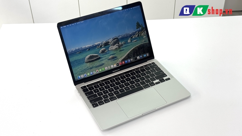 Macbook Pro M1 13 2020 / Ram  8GB / SSD 256GB / 13.3 inch 2K  Rerina