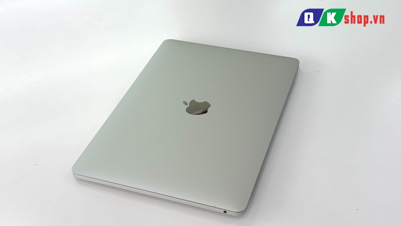 Macbook Pro M1 13 2020 / Ram  8GB / SSD 256GB / 13.3 inch 2K  Rerina