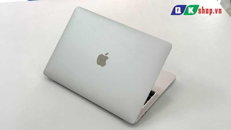 Macbook Pro M1 13 2020 / Ram  8GB / SSD 256GB / 13.3 inch 2K  Rerina