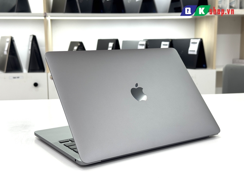 Macbook Pro M2  2022 / Ram  8GB / SSD 256GB / 13.3 inch 2K  Rerina